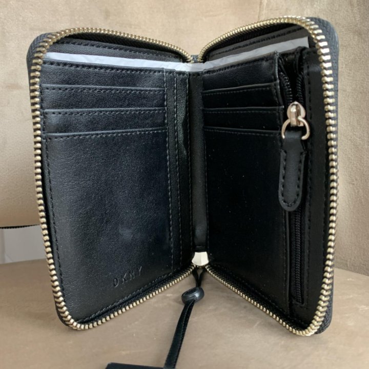 Кошелёк DKNY
