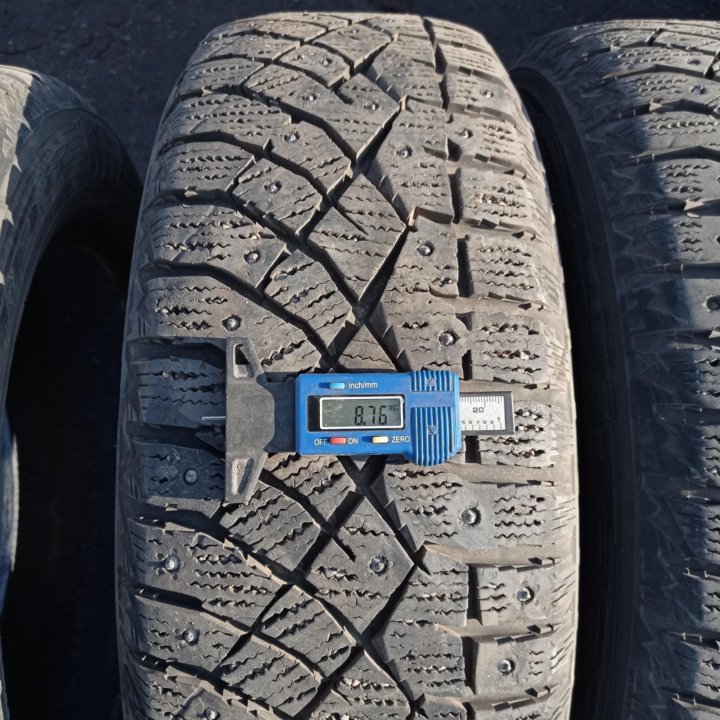 185/65 R15 Nitto Therma Spike