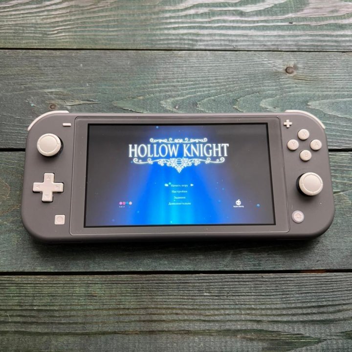 Nintendo Switch Lite + много игр