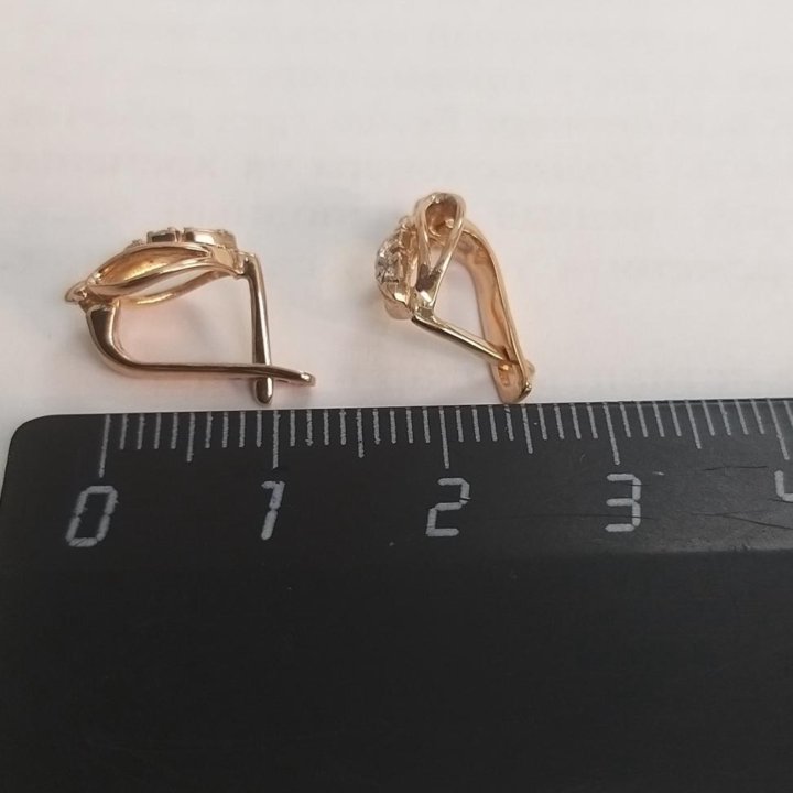 Золотые серьги