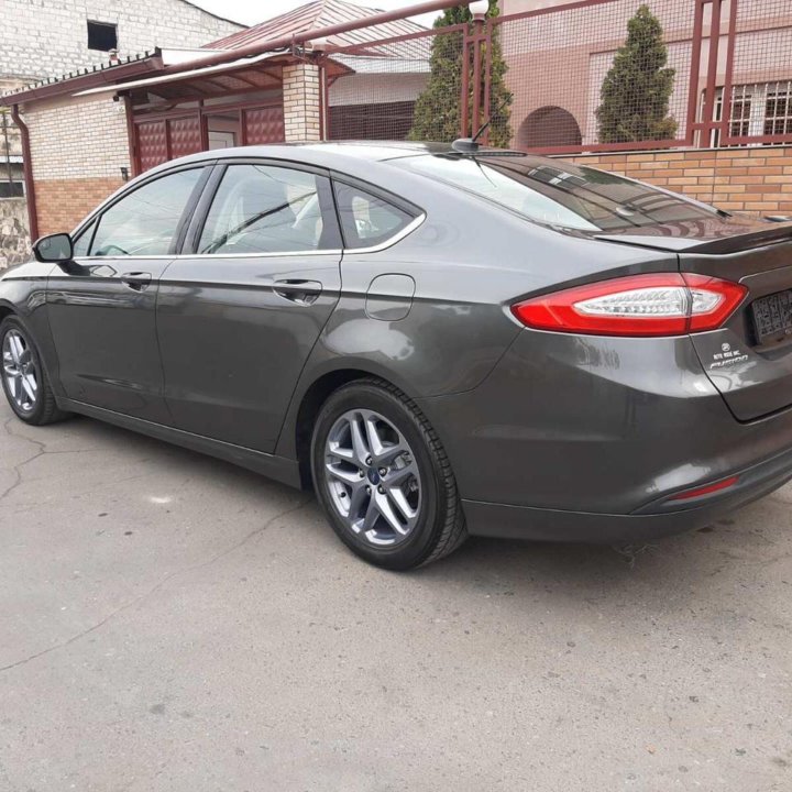 Ford Fusion, 2015