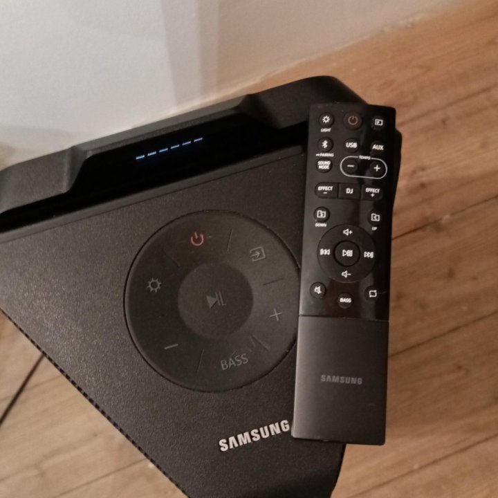 Домашняя аудиосистема Samsung Sound Tower MX-T40