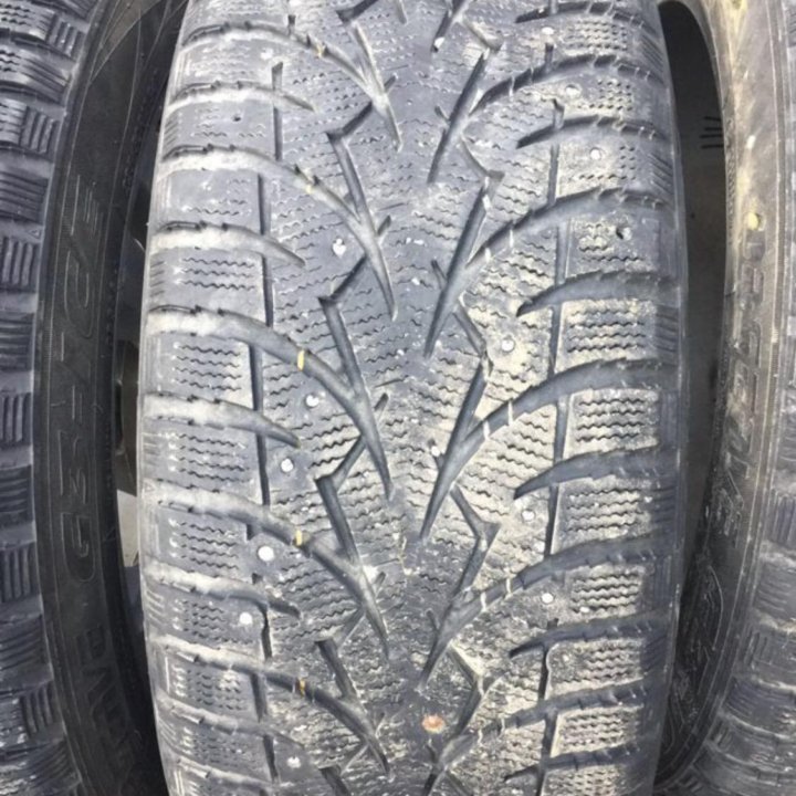 225/50 R17 шины Тойя шипы Япония 4шт