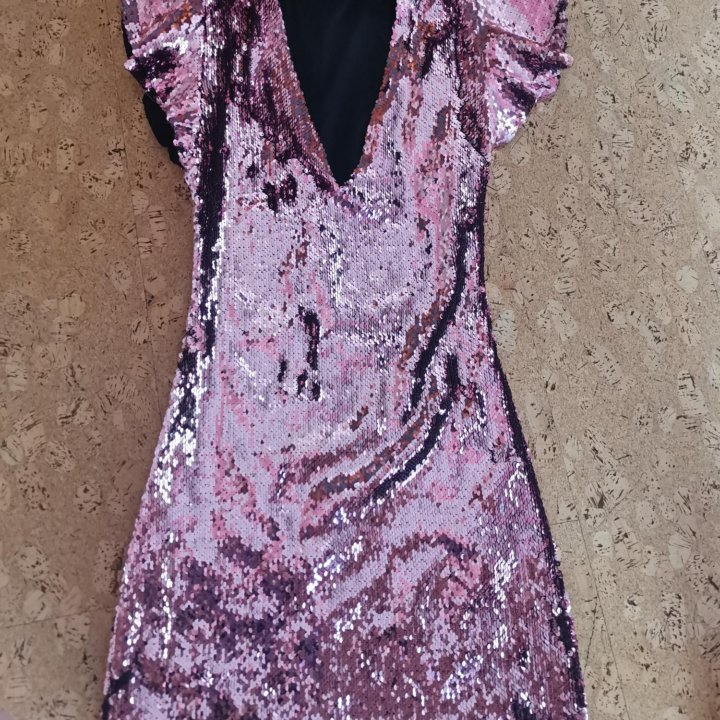Платье розовое Zara в пайетках