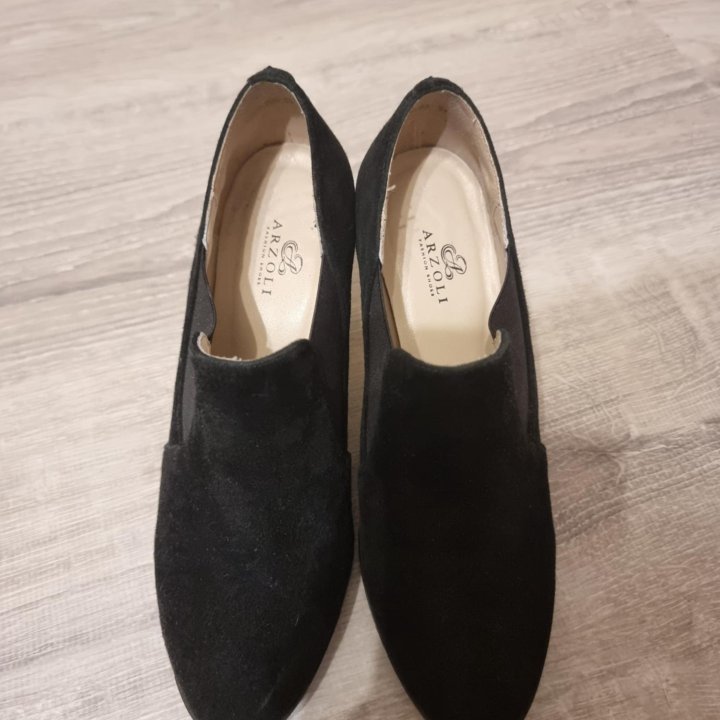 Замшевые ботильоны