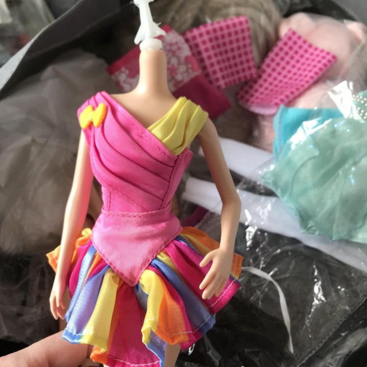 Лот платьев от куклы Sindy(Hasbro)