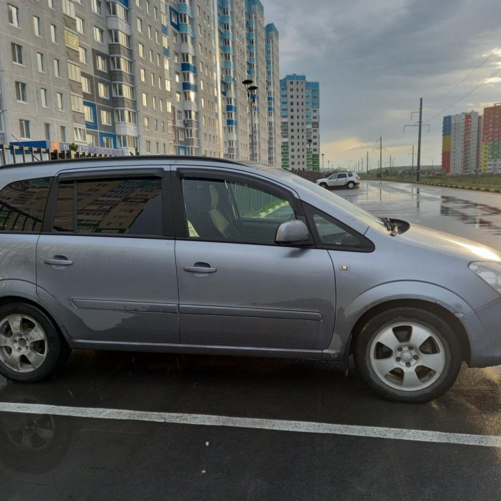 Opel Zafira, 2010