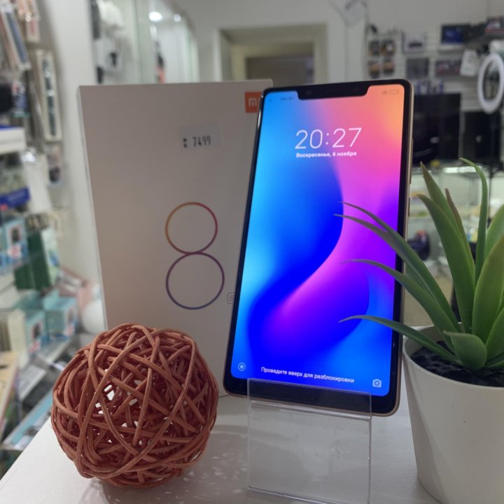 Телефон Xiaomi Mi 8 Se Gold 4/64 Gb(гарантия)