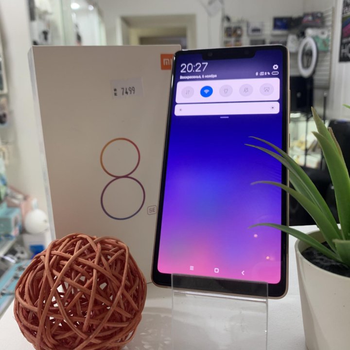 Телефон Xiaomi Mi 8 Se Gold 4/64 Gb(гарантия)