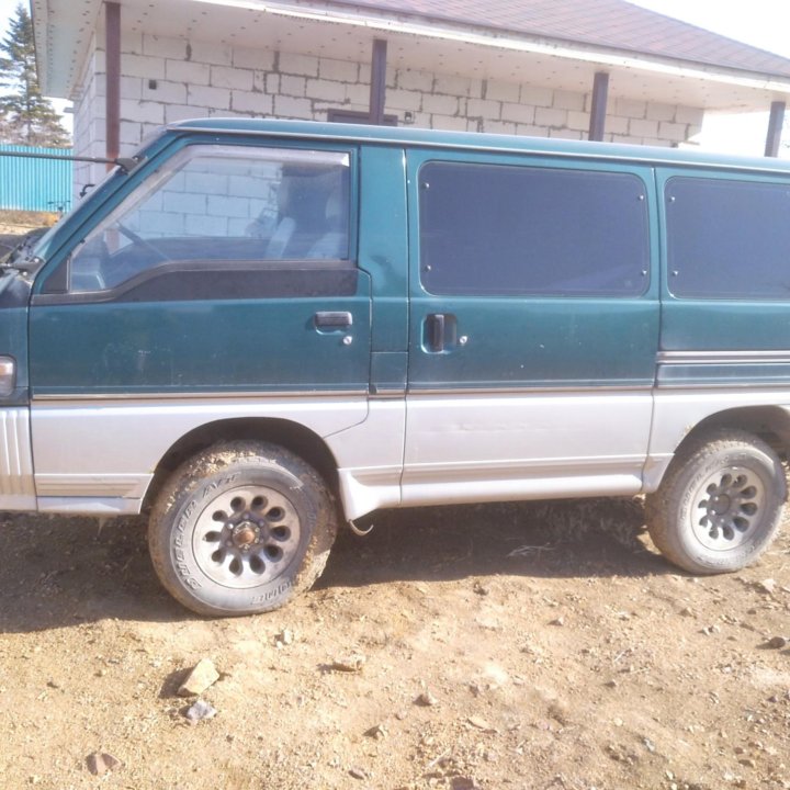 Mitsubishi Delica, 1996