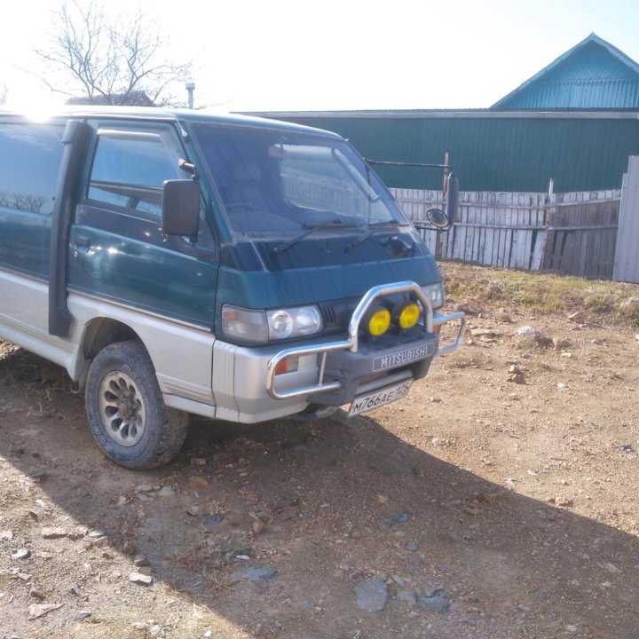 Mitsubishi Delica, 1996