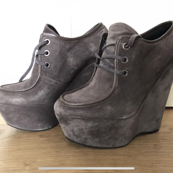 Ботильоны Stuart Weitzman