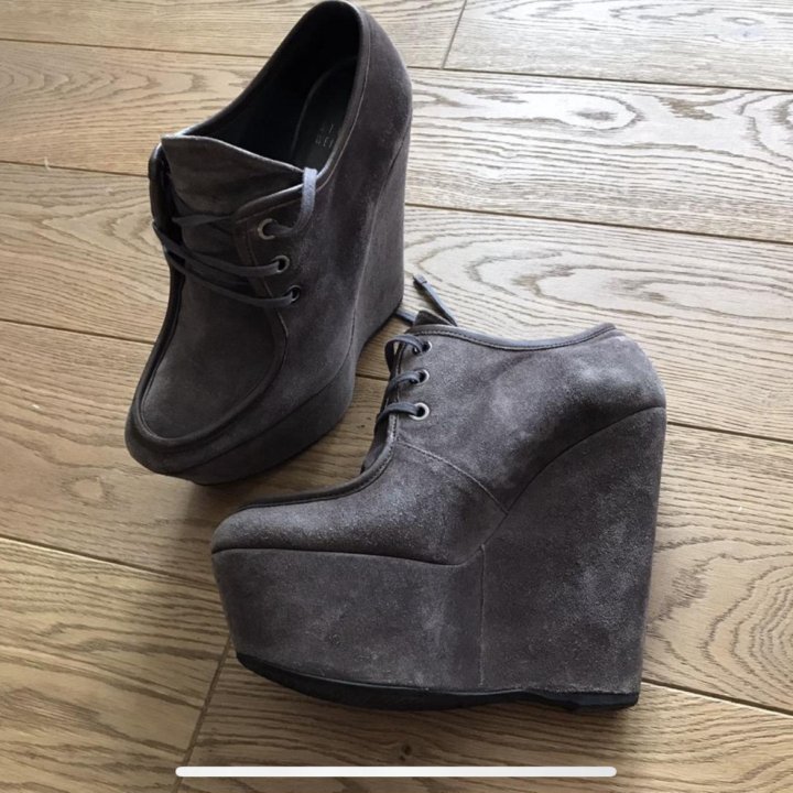 Ботильоны Stuart Weitzman