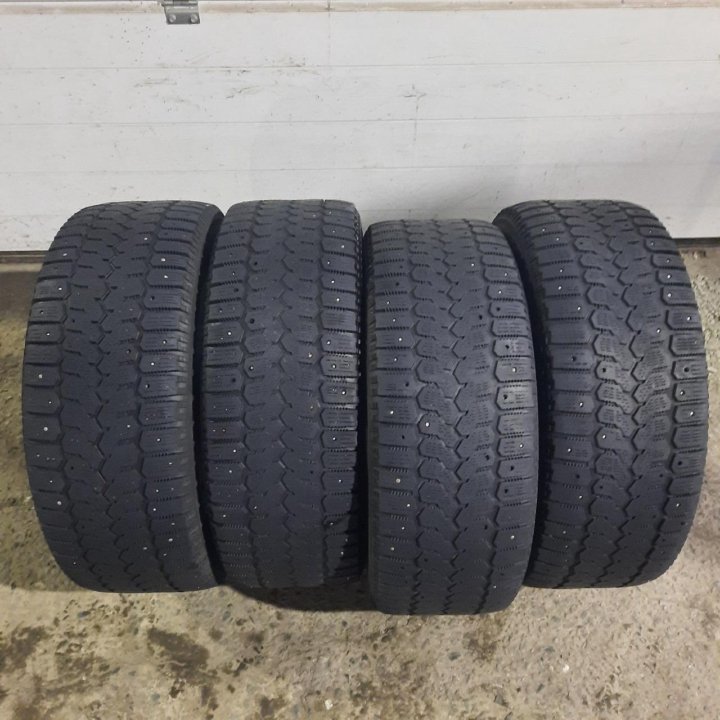 215/60R16 Yokohama Ice Guard F700Z (Лот №5543)