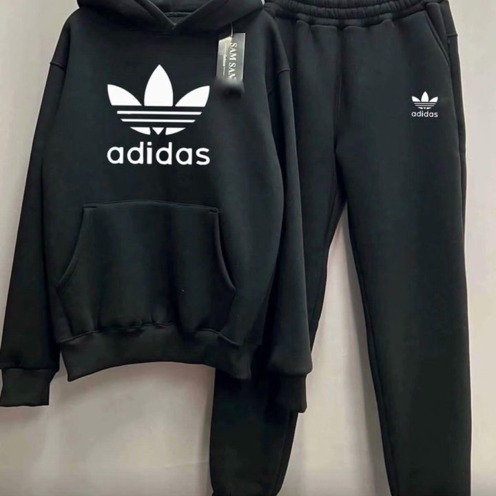 Спортивные костюмы adidas