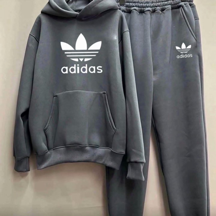 Спортивные костюмы adidas