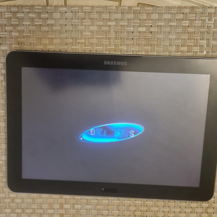 Планшет SAMSUNG TAB 10.1