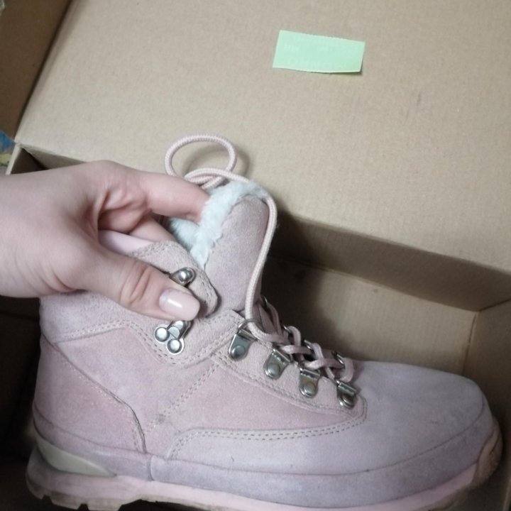 Новые ботинки