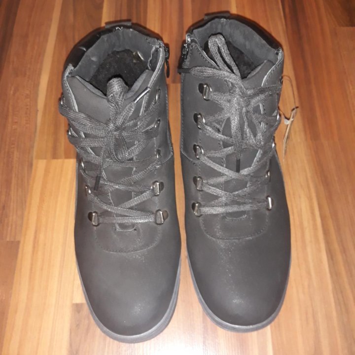 Новые ботинки 40р.