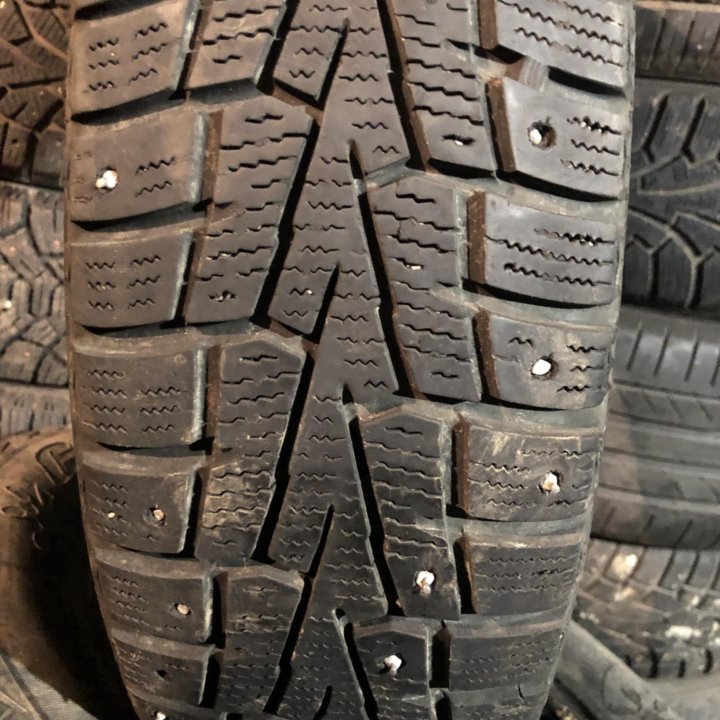 185/65 R15 шина зимняя Роадстоун 1шт Корея