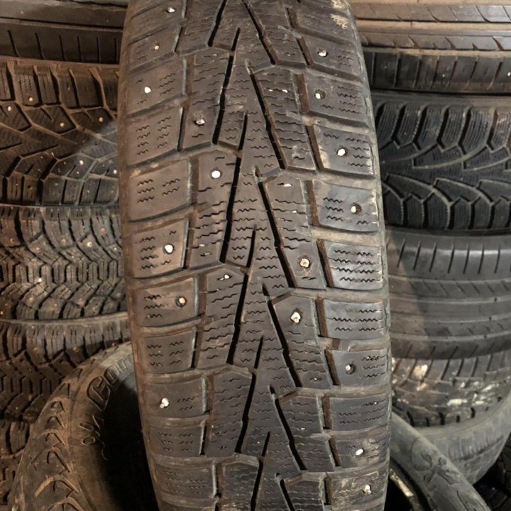 185/65 R15 шина зимняя Роадстоун 1шт Корея