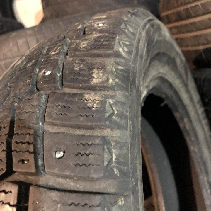 185/65 R15 шина зимняя Роадстоун 1шт Корея