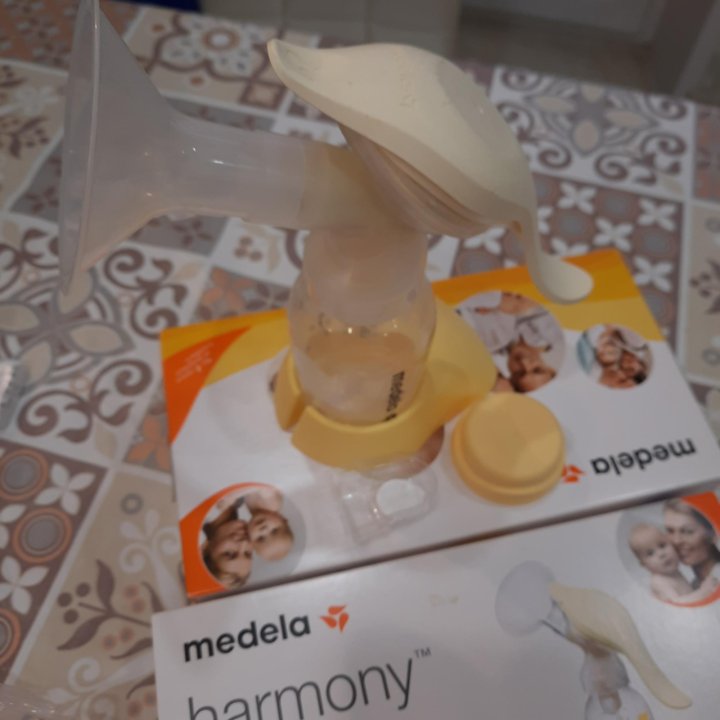 Молокоотсос Medela ручной