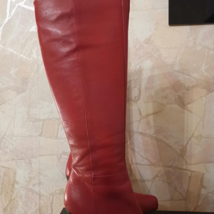 Красные сапоги