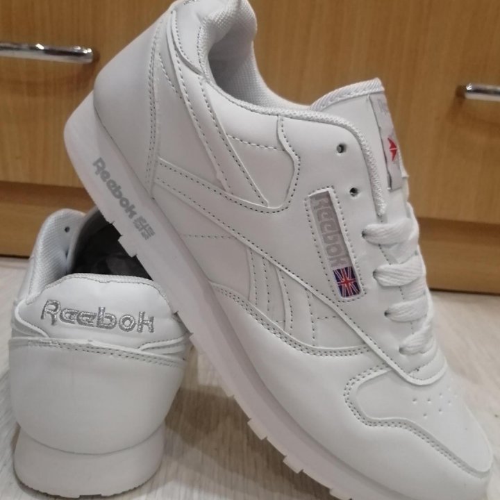 Кроссовки Reebok новые