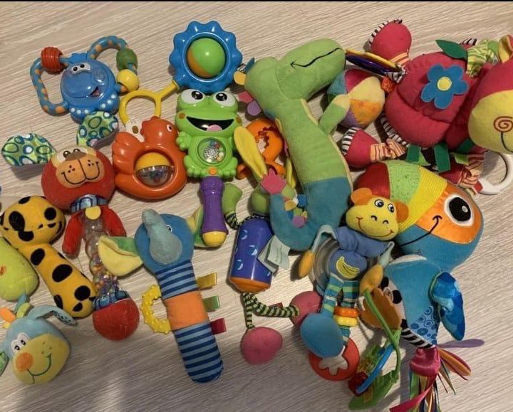 Пакет различных игрушек