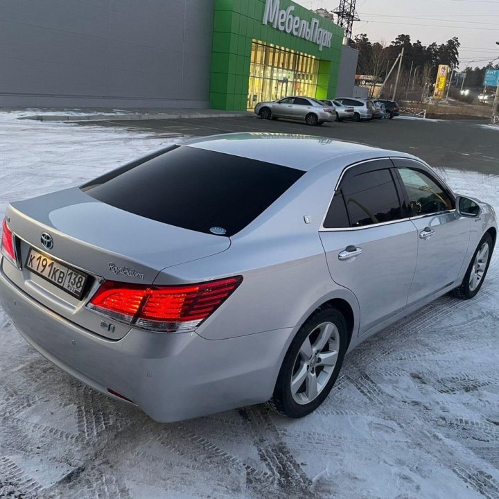 Toyota Crown, 2015