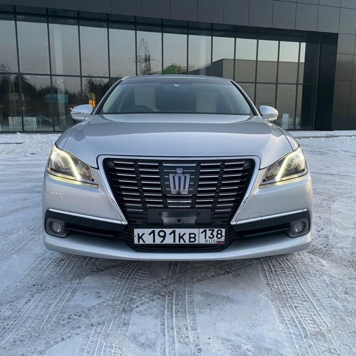 Toyota Crown, 2015