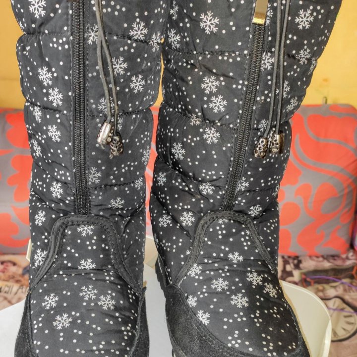 Сапоги с рисунком снежинка
