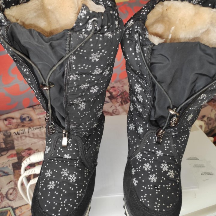 Сапоги с рисунком снежинка