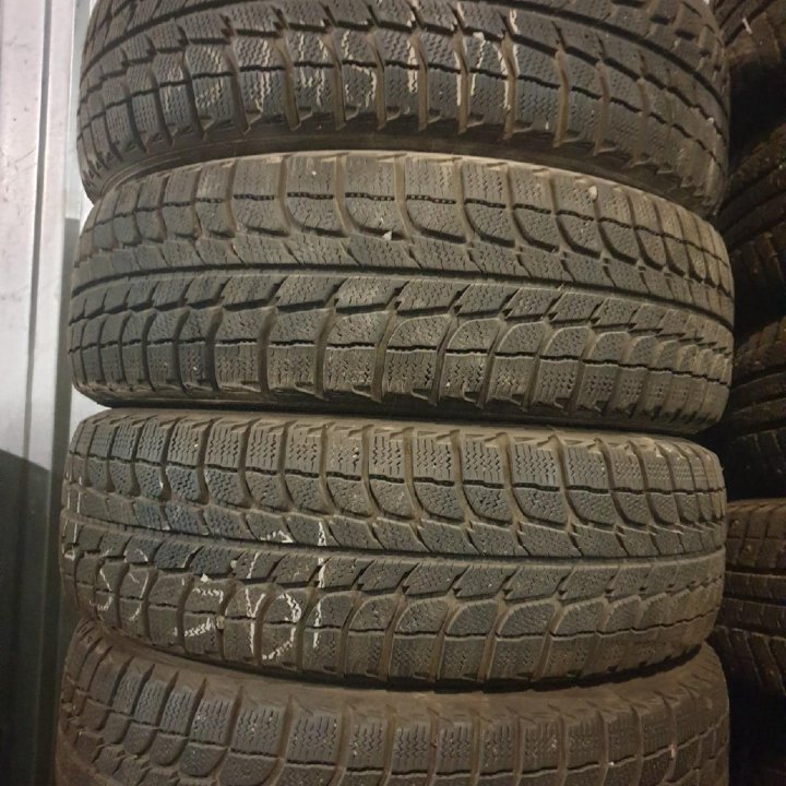 Шины зимние липучка б-у Michelin 195-65R15 4-2-1шт