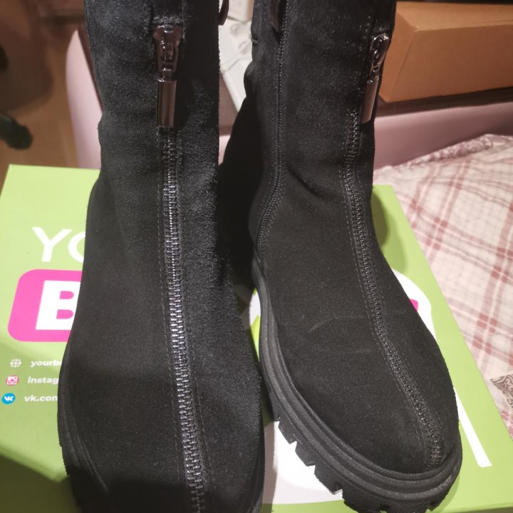 Ботинки замша 38