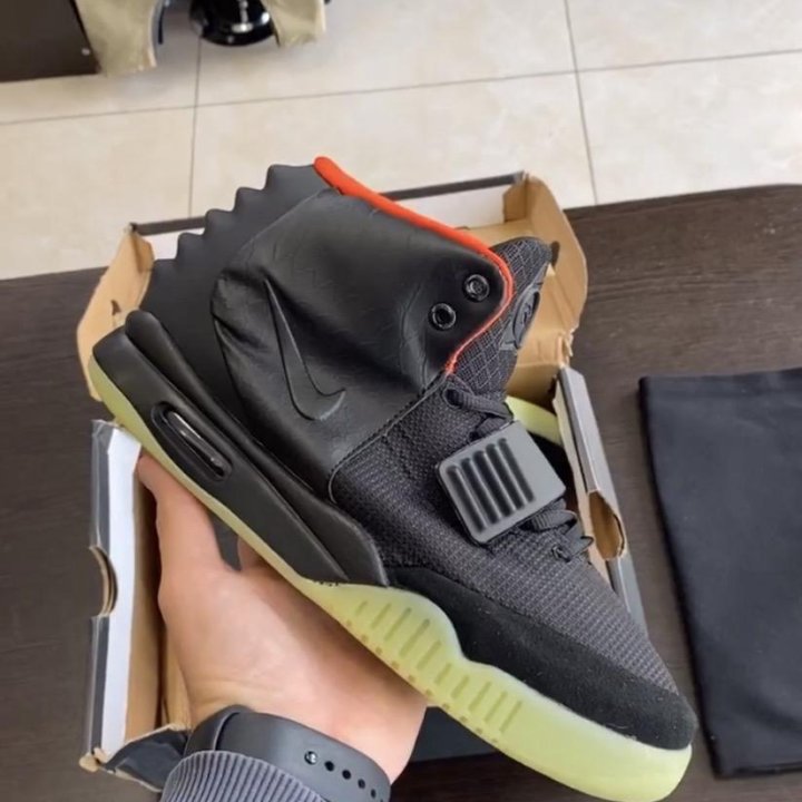 Кроссовки Nike Air Yeezy 2