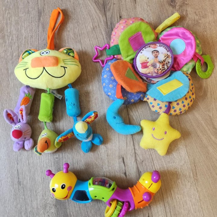 Развивающие игрушки для малышей пакетом