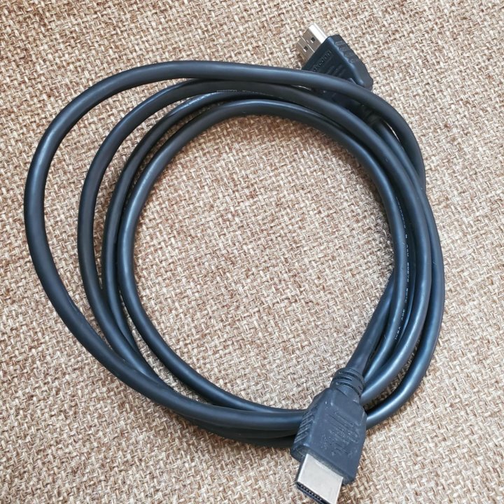 Кабели HDMI.