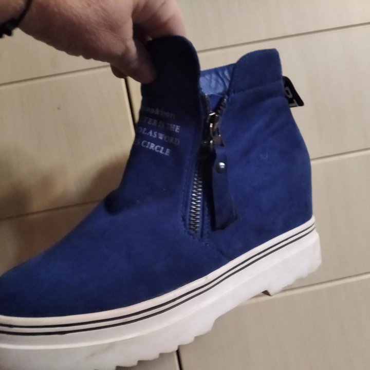 Полусапожки.38