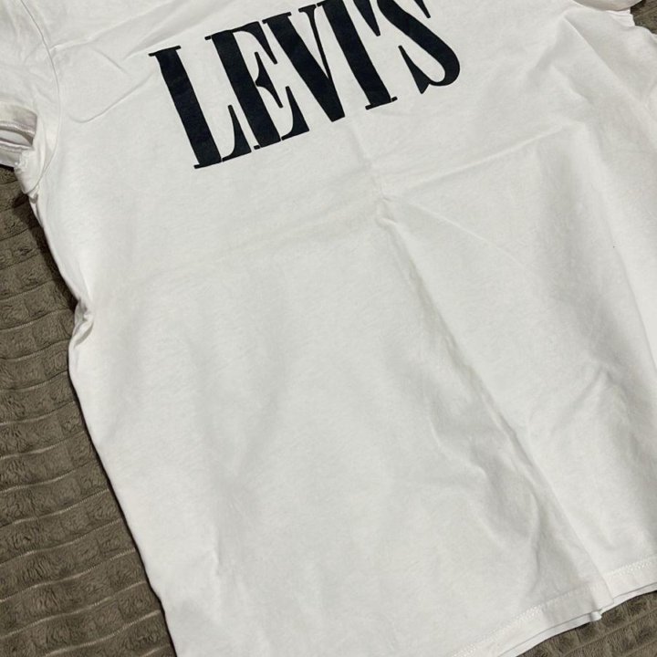 Zara ,Levi’s