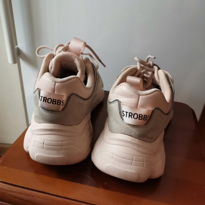 Кроссовки strobbs