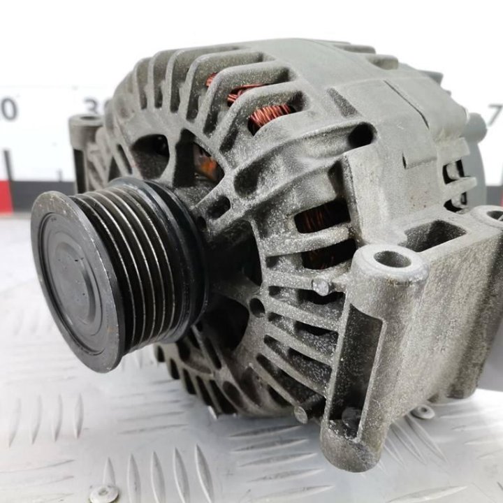 Генератор Audi A4 B7 2007г.