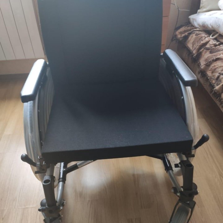 Инвалидная коляска