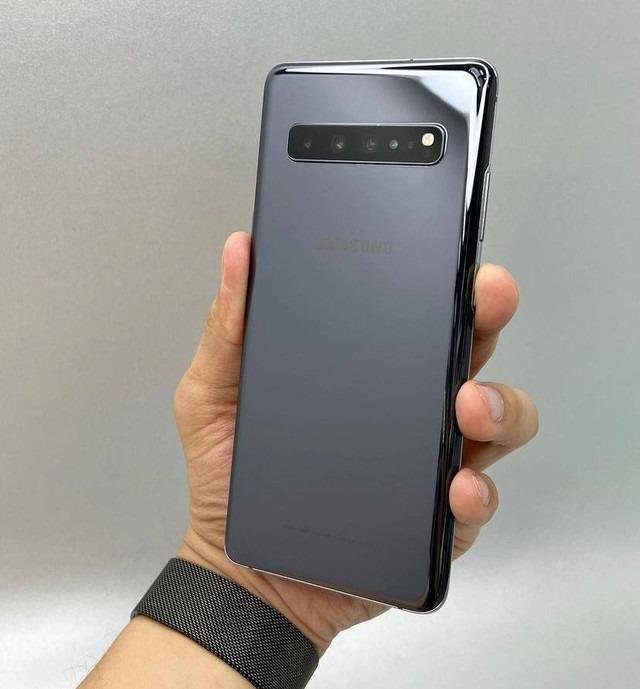 Новый Samsung S10