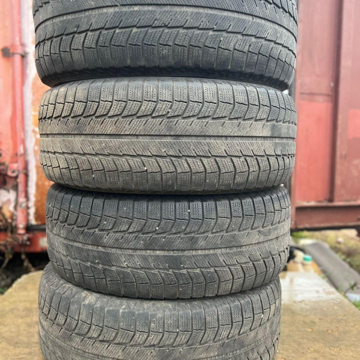 Michelin LATITUDE 285/60 r18