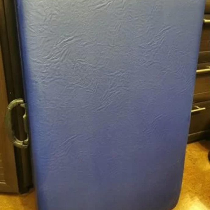 Массажный стол