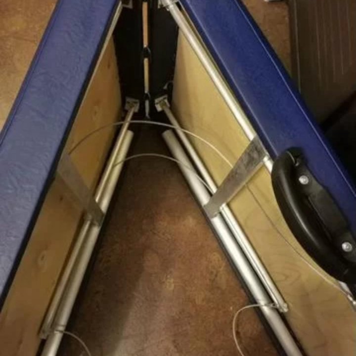 Массажный стол