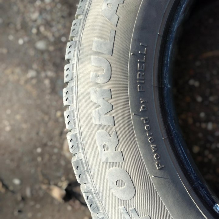 Резина зима 215/65 R16