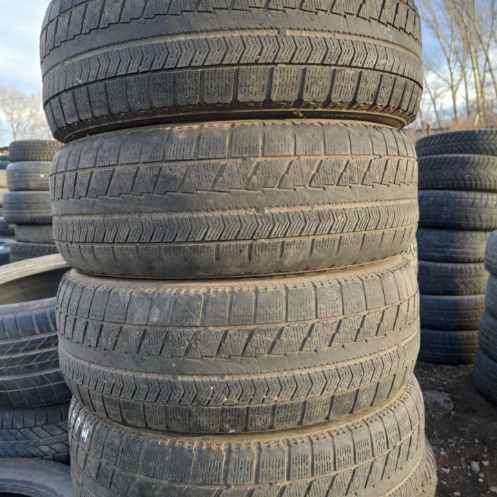 Bridgestone Blizzak VRX, 215/65/15